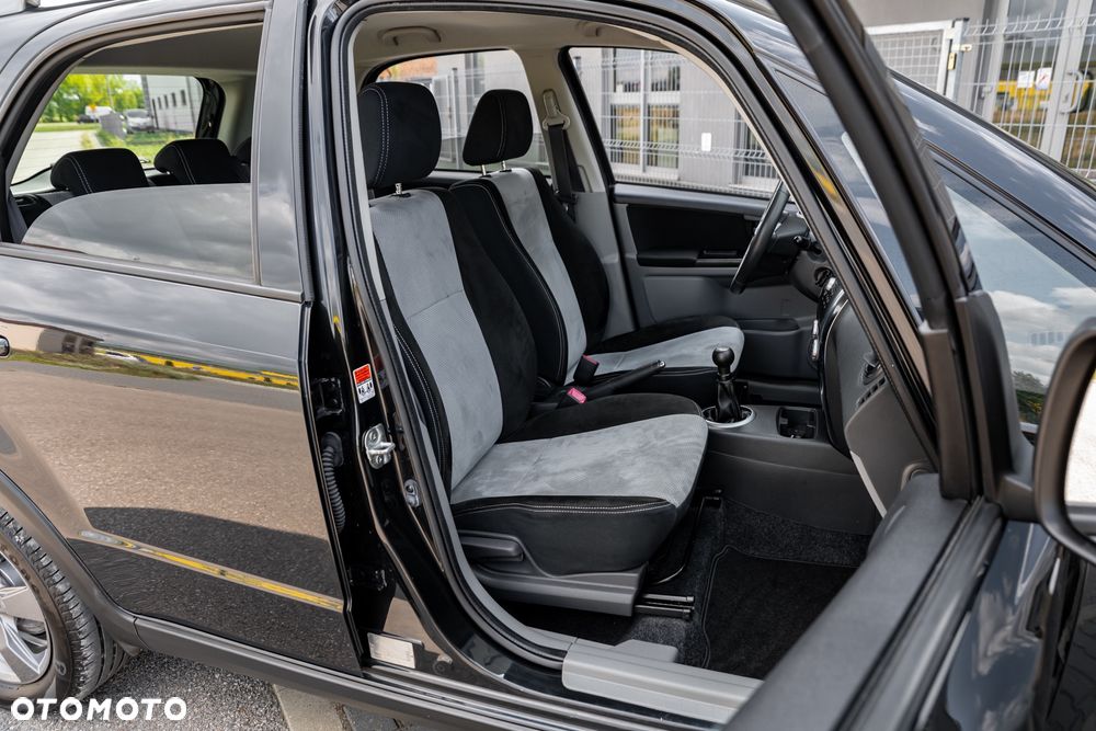 Suzuki SX4 1.6 Comfort 4WD - 23