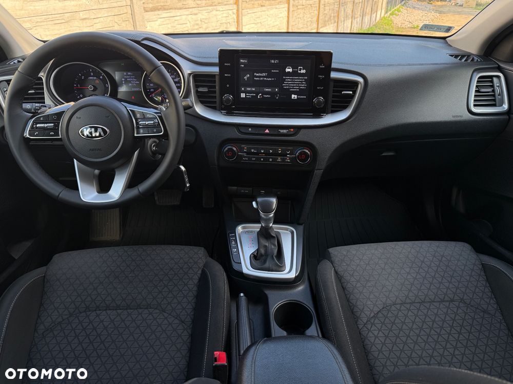 Kia Ceed 1.6 CRDi mHEV M DCT - 22