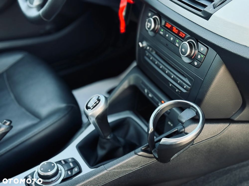 BMW X1 sDrive18d xLine - 23