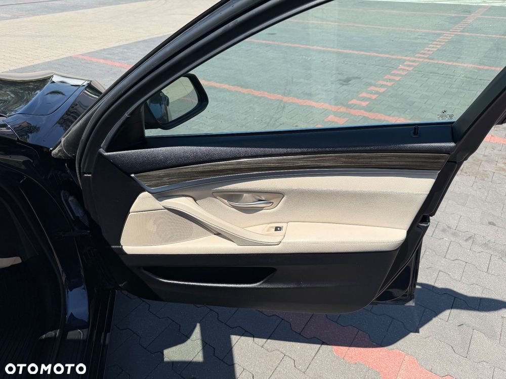 BMW Seria 5 520d - 22