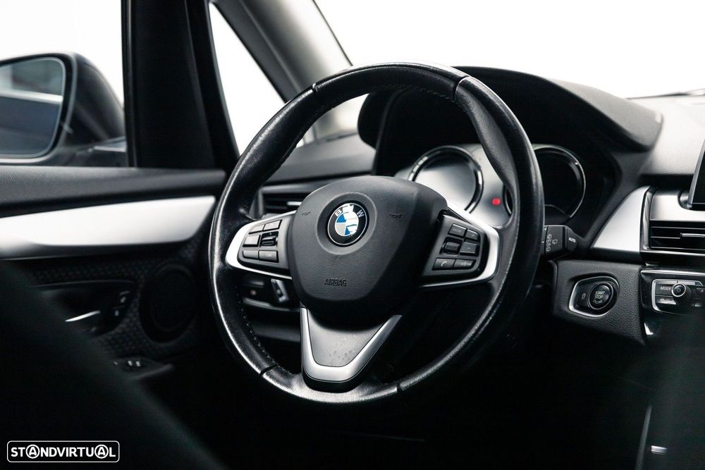 BMW 218 Active Tourer i Advantage Auto - 26