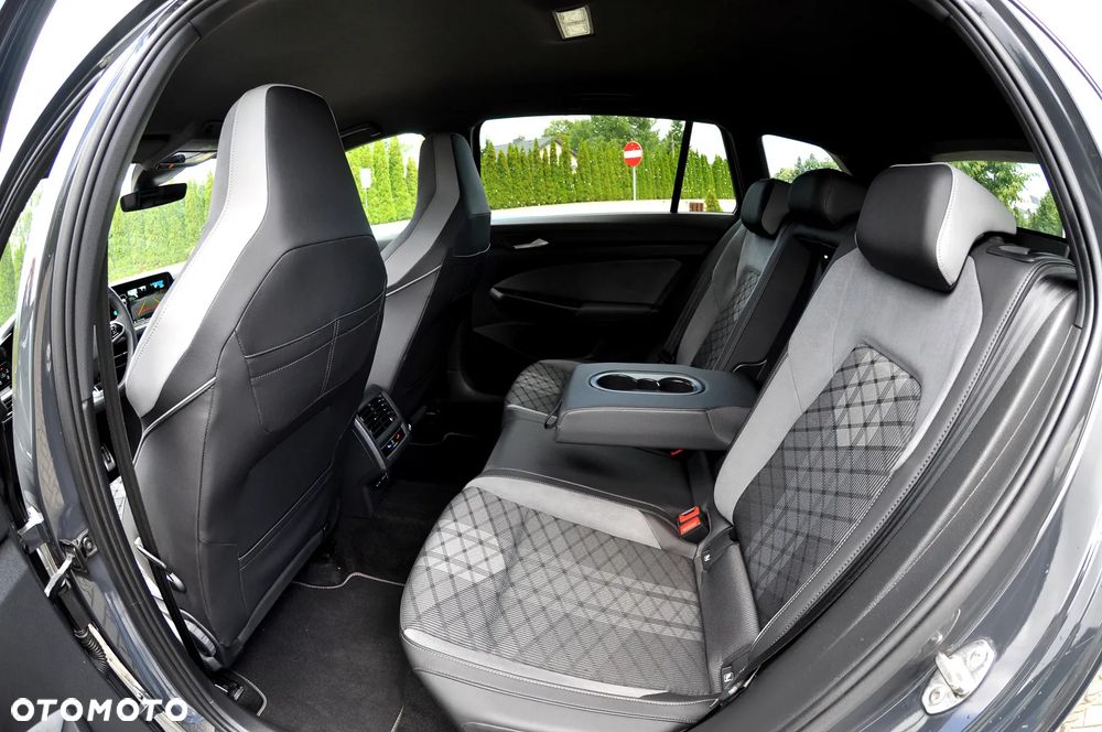 Volkswagen Golf 1.5 eTSI OPF DSG R-Line - 26