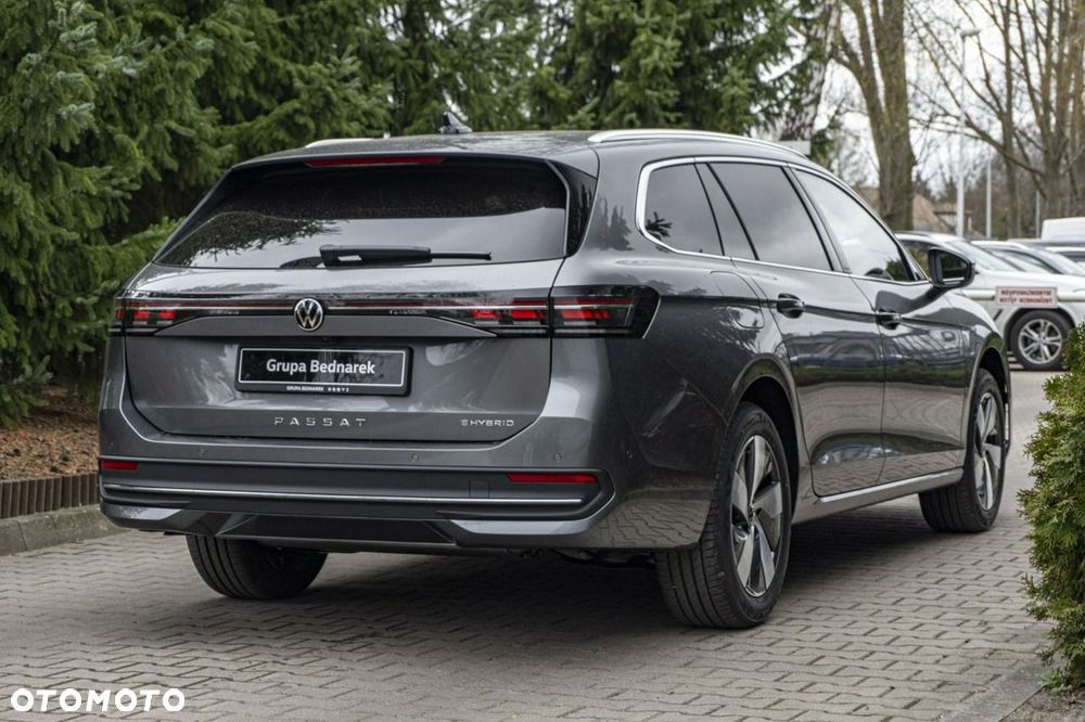 Volkswagen Passat - 10