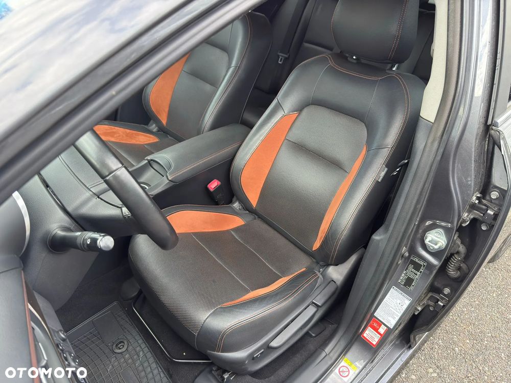 Toyota Avensis 2.0 D-4D Prestige - 12