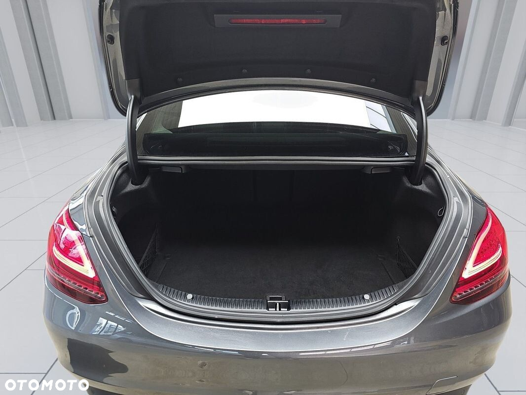 Mercedes-Benz Klasa C 200 4MATIC 9G-TRONIC - 26
