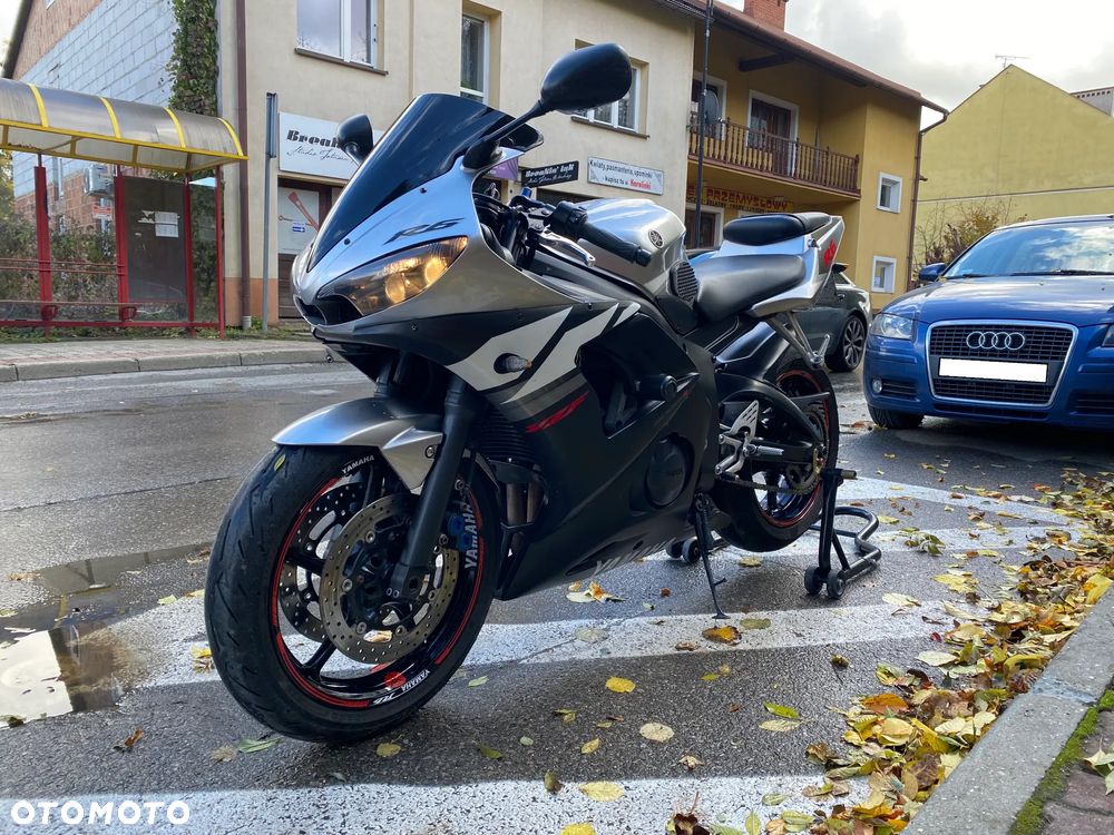 Yamaha R6 - 1