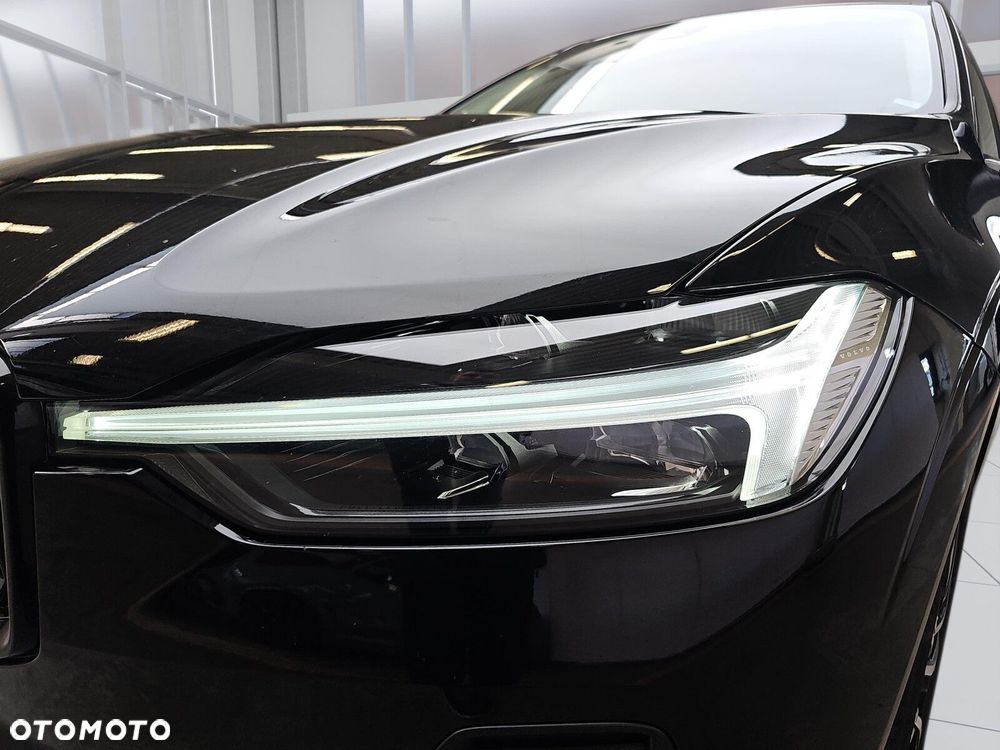 Volvo XC 60 B4 B Essential - 32