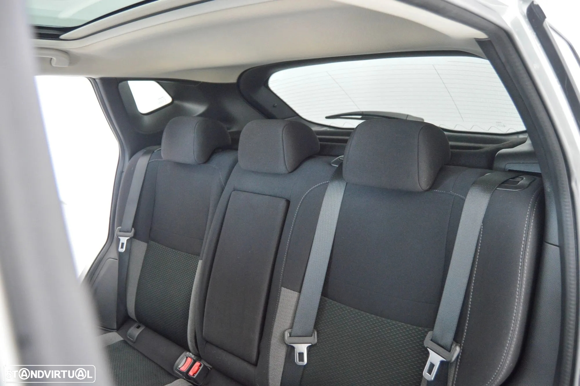 Nissan Qashqai 1.5 dCi N-Connecta J18 - 11
