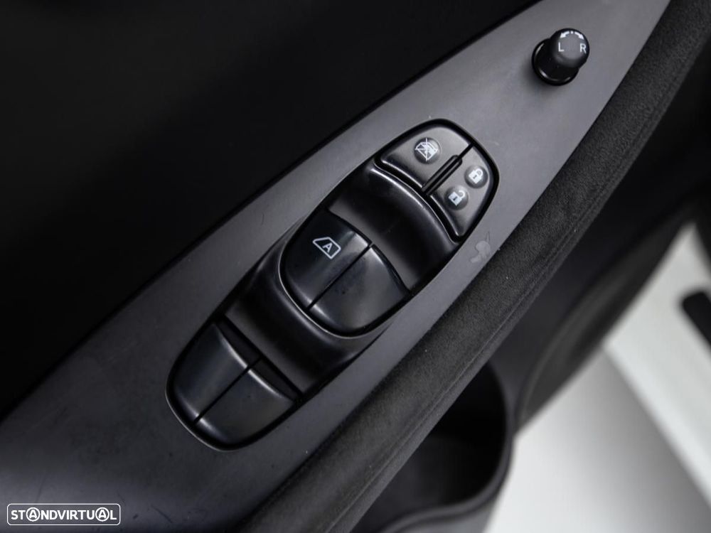Nissan Leaf - 13