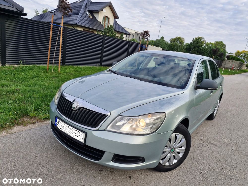 Skoda Octavia 2010 photo 2