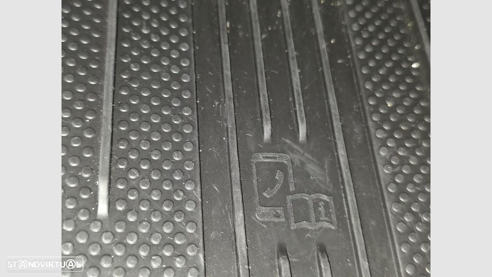 VW Taigo 1.0 TSI Urban DSG - 18