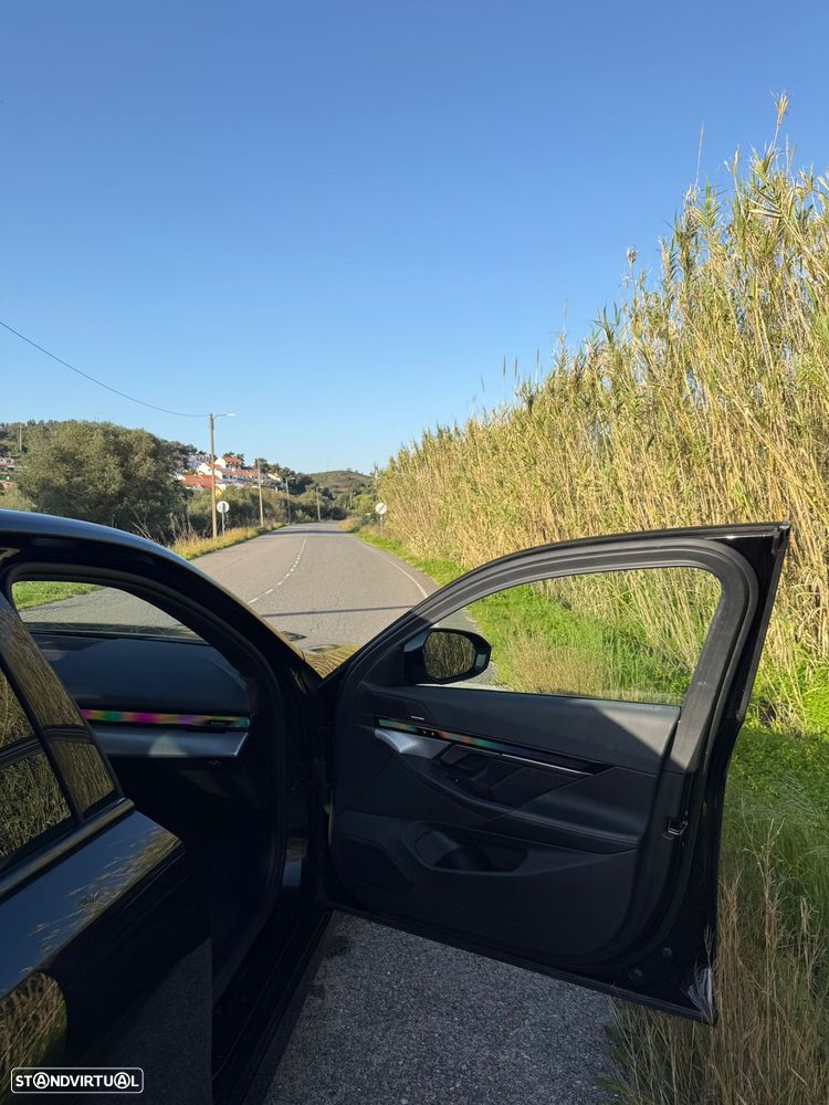 BMW 530 e Pack Desportivo M - 11