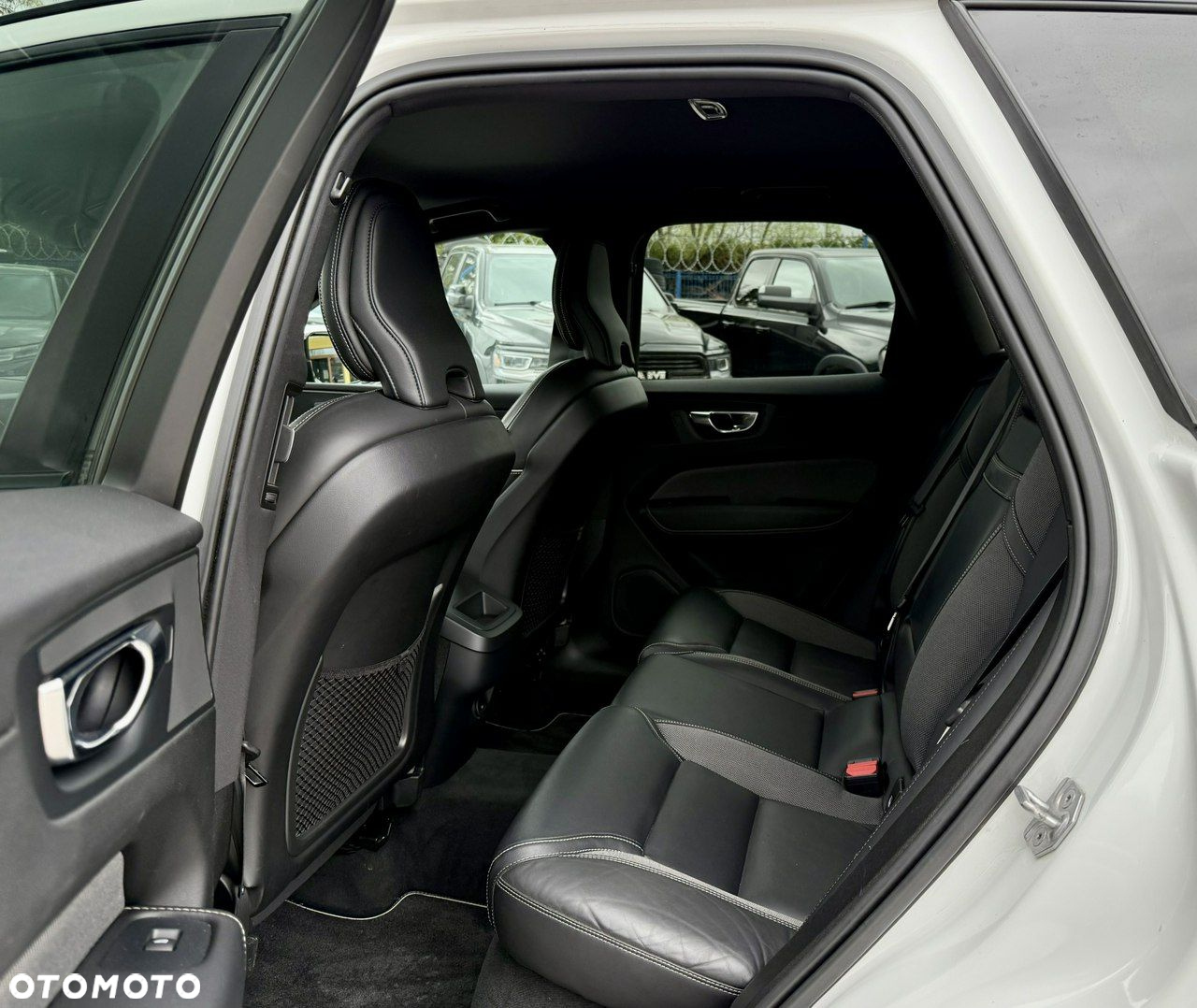 Volvo XC 60 B4 D AWD Geartronic RDesign - 10