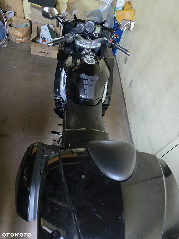 Yamaha FJR - 2