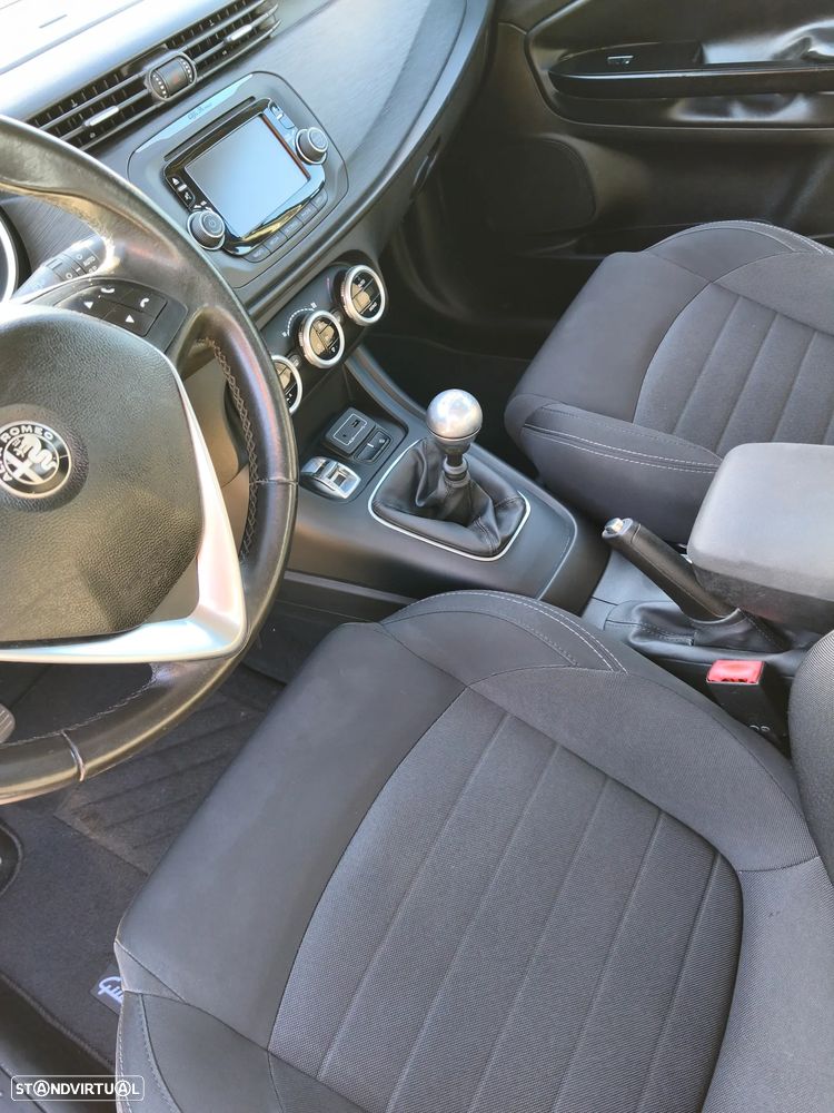 Alfa Romeo Giulietta 1.6 JTDM Super - 11