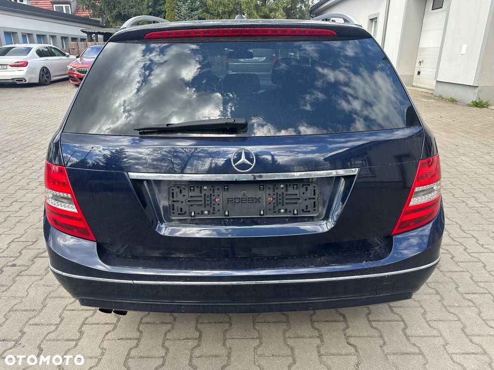 Mercedes-Benz Klasa C 180 CGI Automatik BlueEFFICIENCY Avantgarde - 8