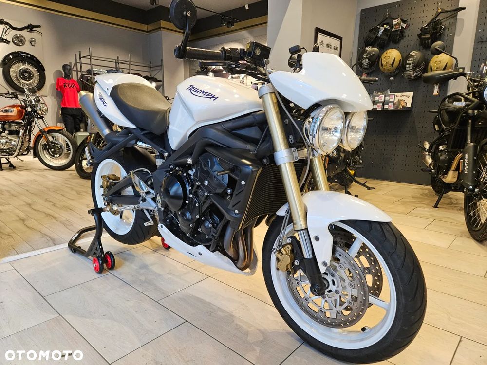 Triumph Street Triple - 1
