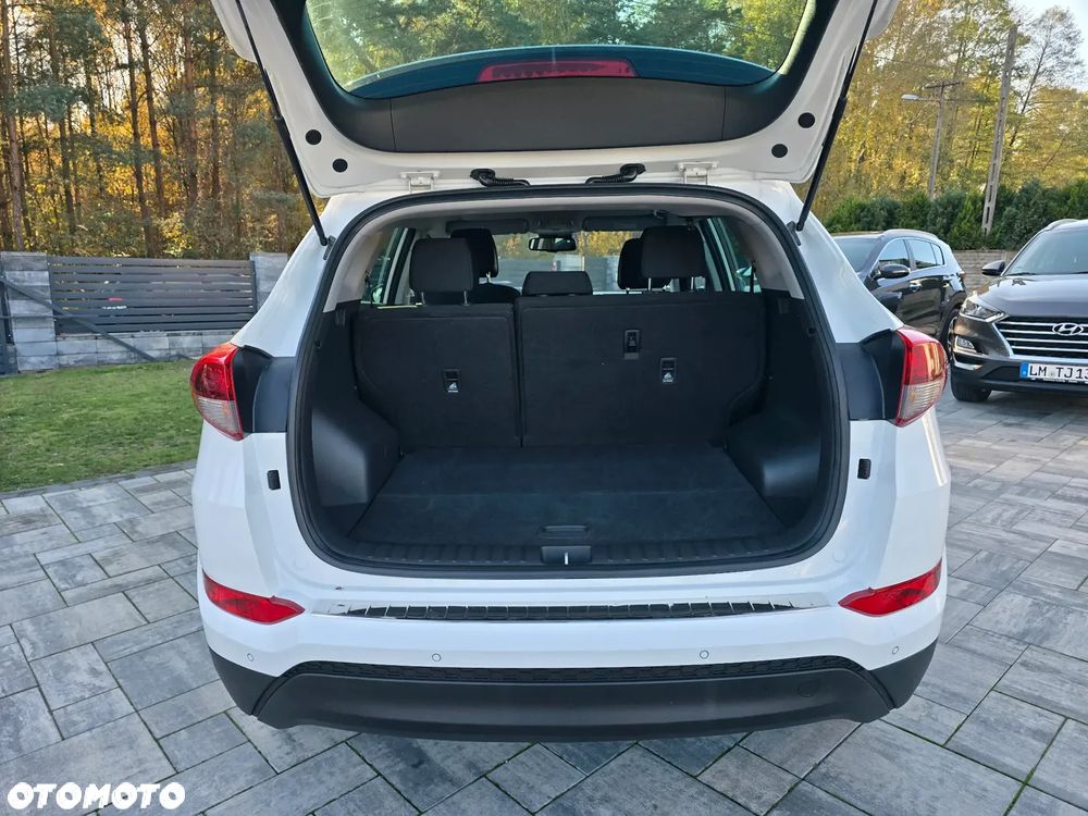 Hyundai Tucson 1.7 CRDI BlueDrive Style 2WD - 12