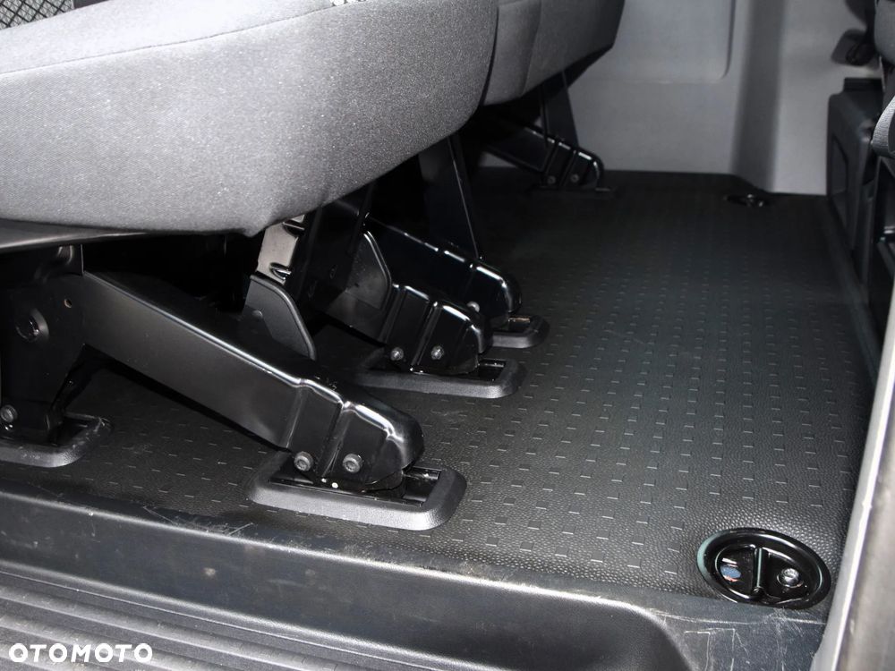 Volkswagen Caravelle 2.0 TDI L1 Trendline Mixt - 15