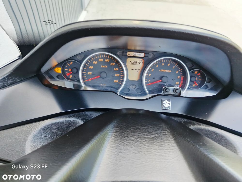 Suzuki Burgman - 6