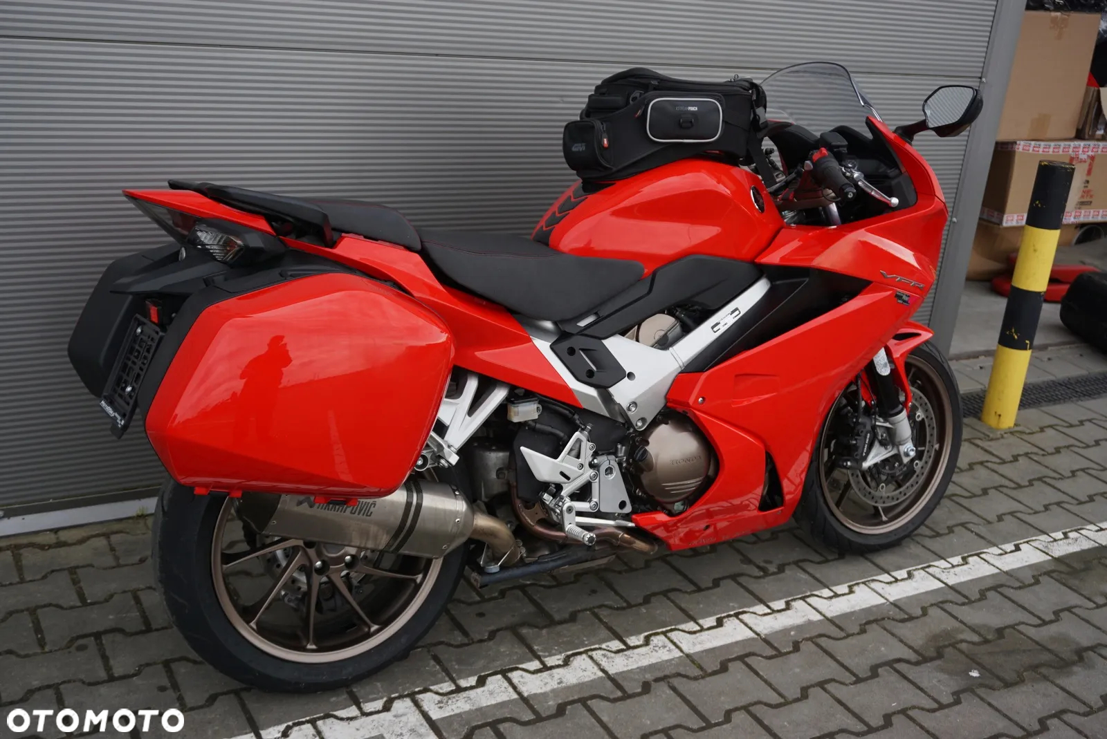 Honda VFR - 3