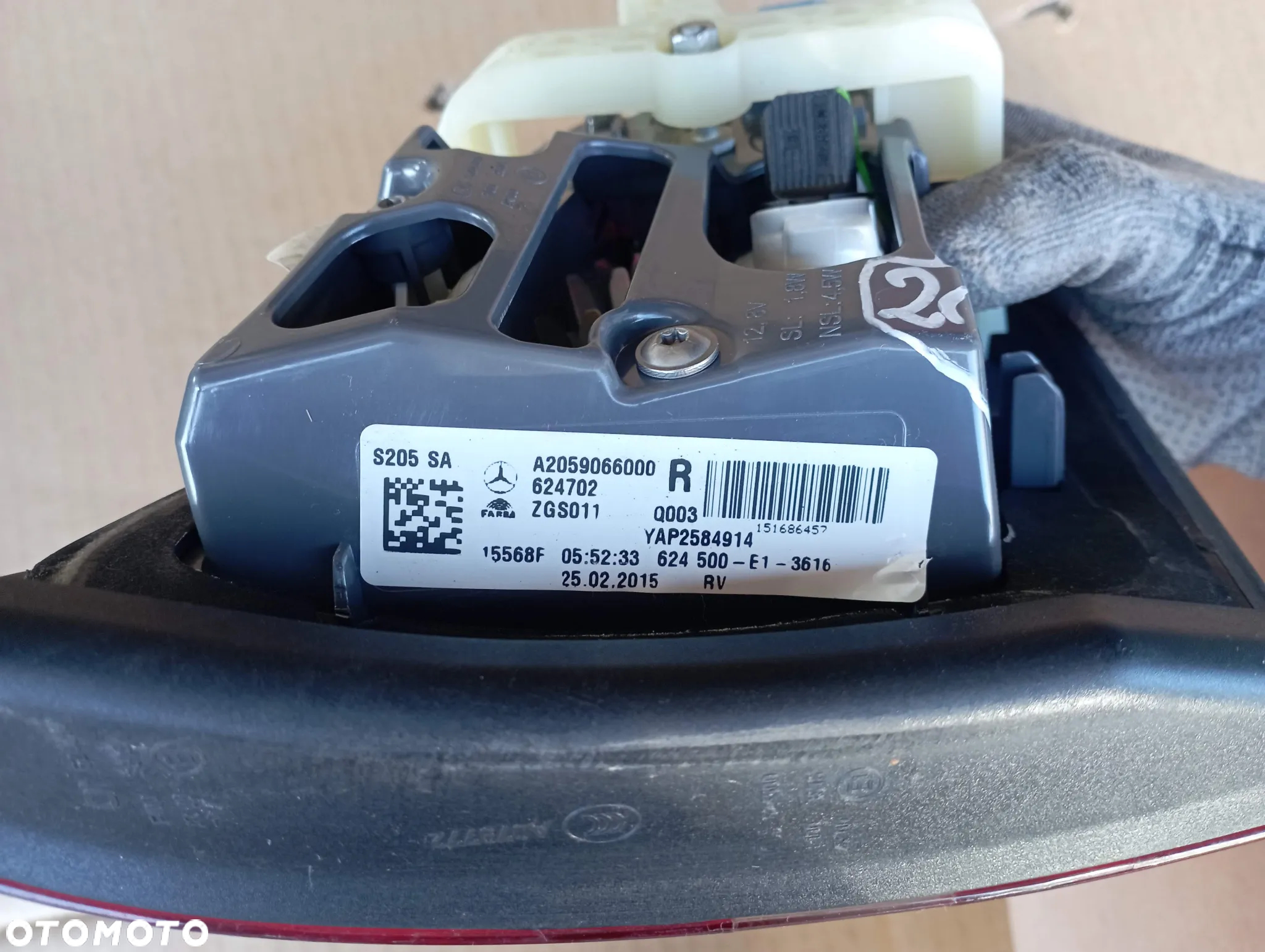 MERCEDES W205 C KLASA LAMPA PRAWA TYŁ TYLNA W KLAPĘ - 3