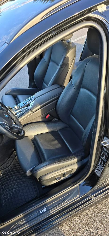 BMW Seria 5 520d xDrive - 27