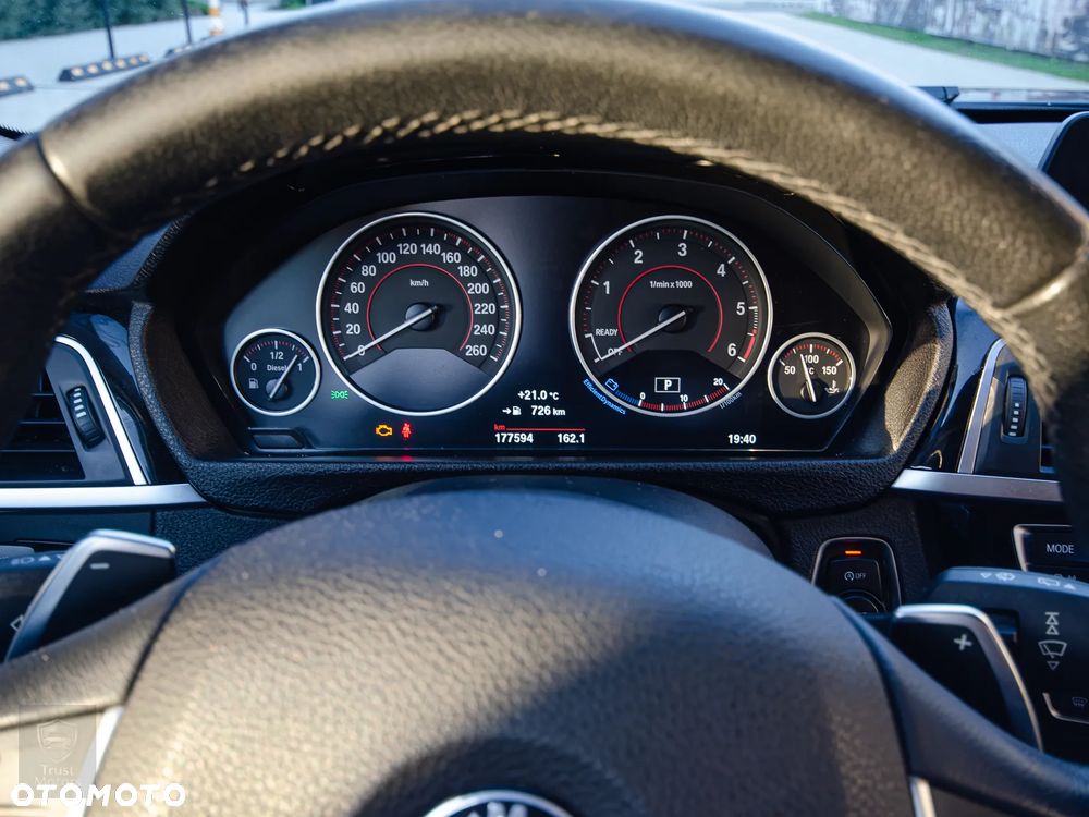 BMW Seria 3 320d Sport Line Shadow sport - 17