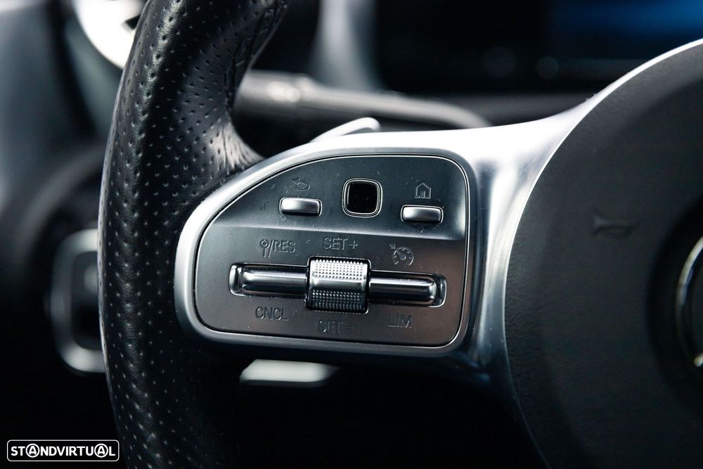 Mercedes-Benz A 250 Limousine e AMG Line - 29