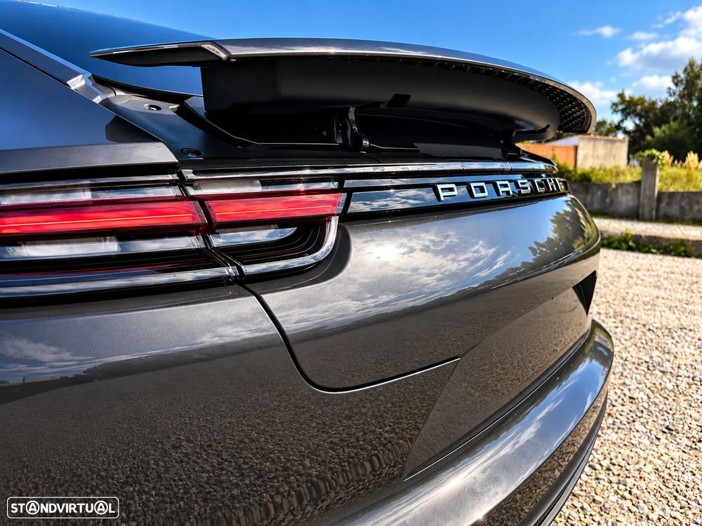 Porsche Panamera 4 E-Hybrid Platinum Edition - 8