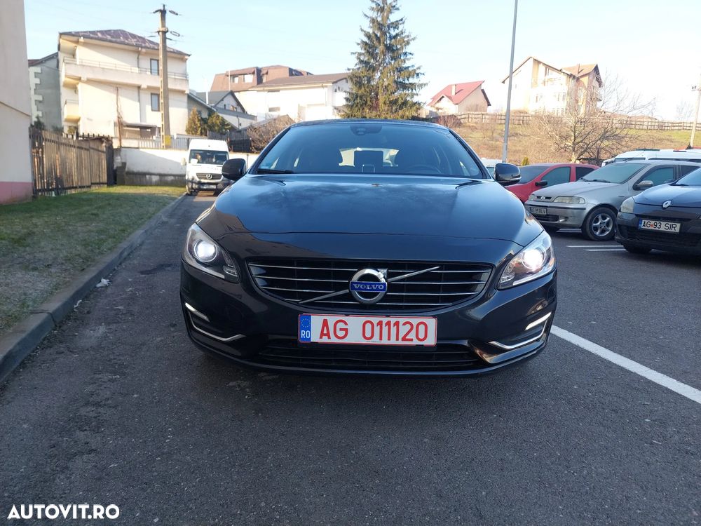 Volvo V60 D6 Plug-In-Hybrid AWD Geartronic Summum - 2