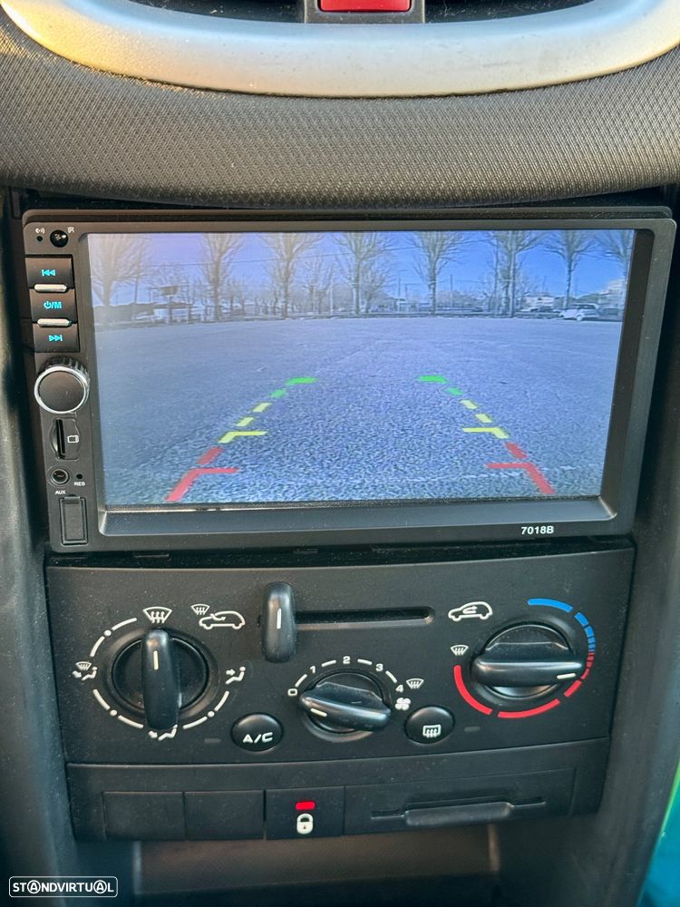 Peugeot 207 1.4 16V Trendy - 15