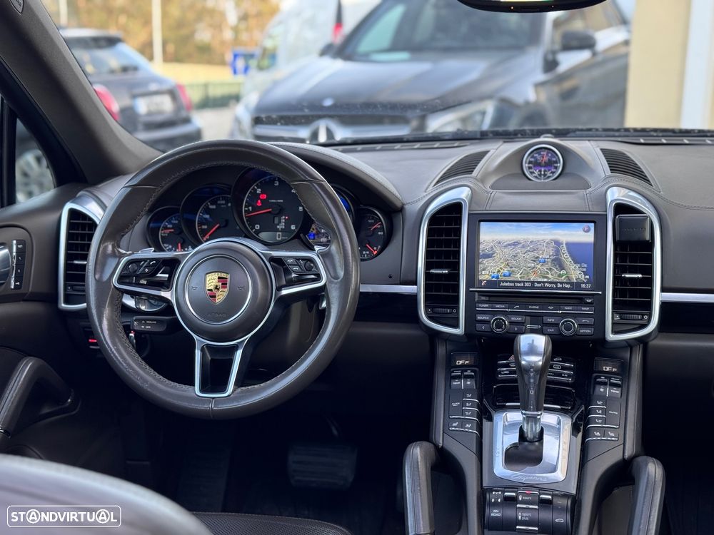 Porsche Cayenne - 6