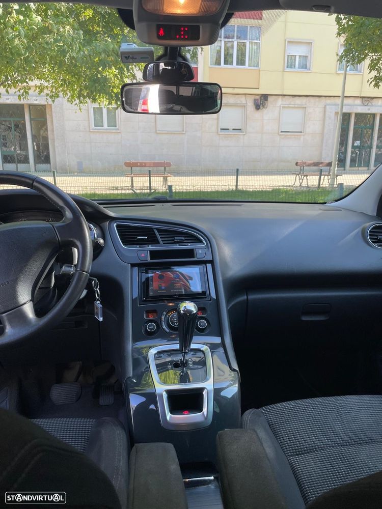 Peugeot 5008 1.6 HDi Executive CMP6 - 6