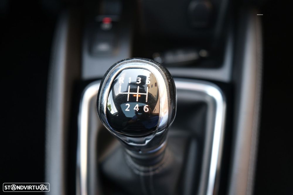 Nissan Qashqai 1.5 dCi N-Connecta 18 - 23