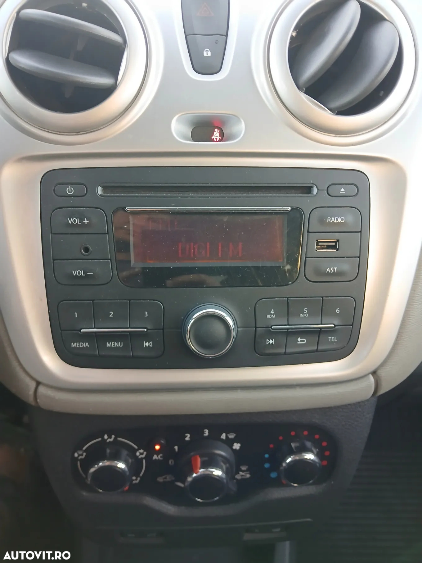 Dacia Lodgy 1.5 dCi 90 CP Ambiance - 14