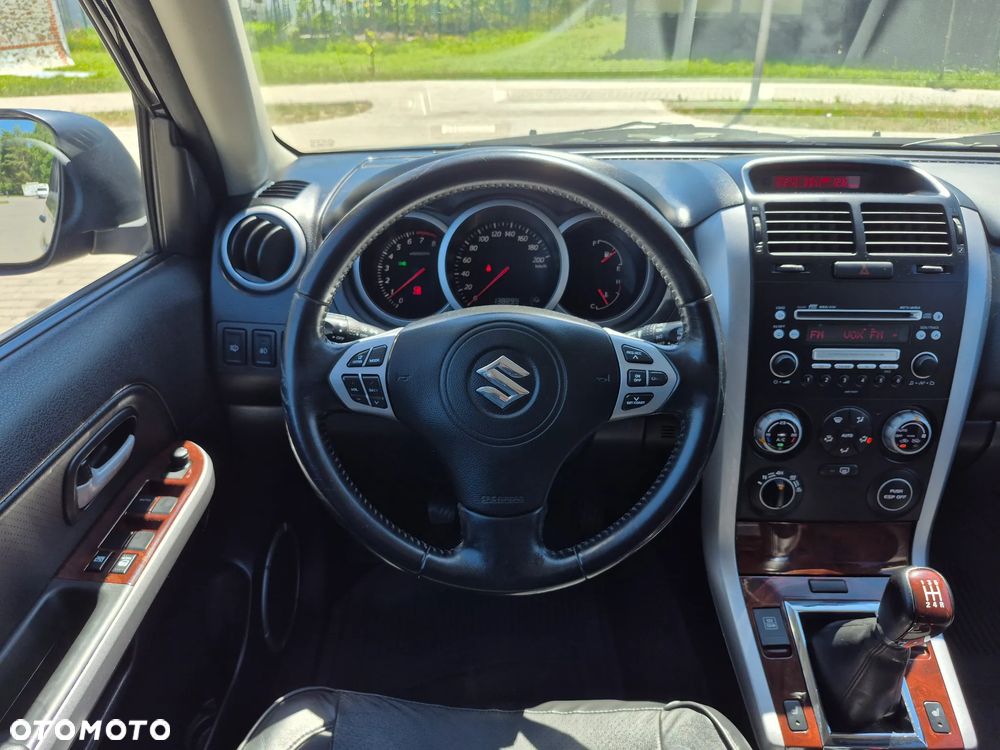 Suzuki Grand Vitara 2.0 De luxe - 9