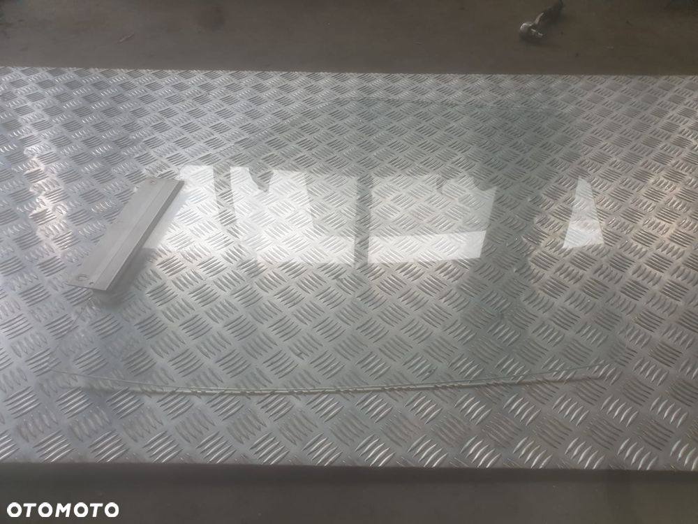 Szyba drzwi lewa/prawa Renault Midlum Dxi - 3