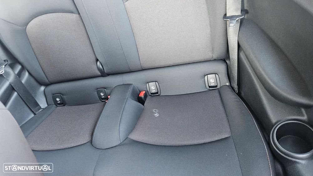 MINI 3 Portas One - 11