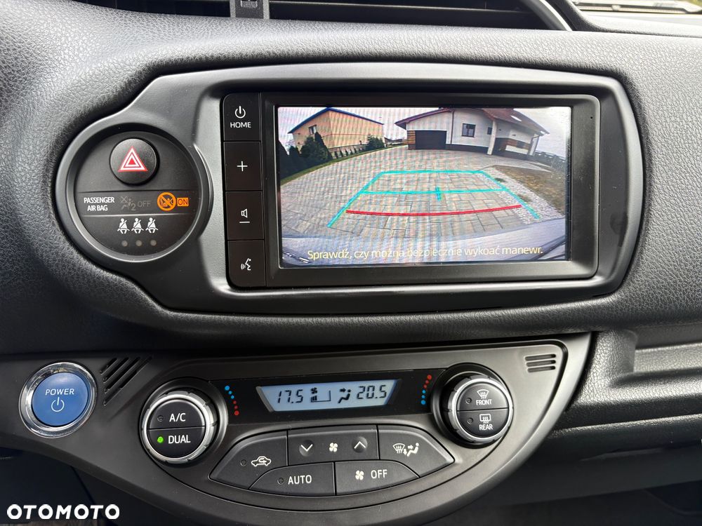 Toyota Yaris Hybrid 100 GR Sport - 16