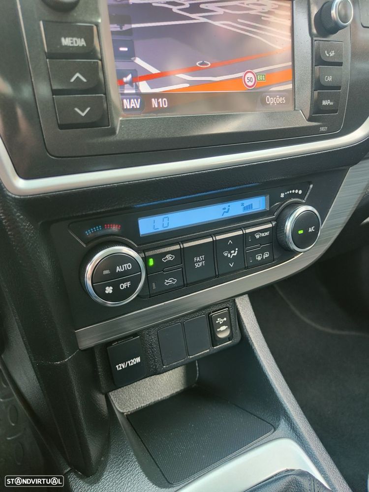 Toyota Auris 1.4 D-4D Com.+P.Sport+Navi - 42
