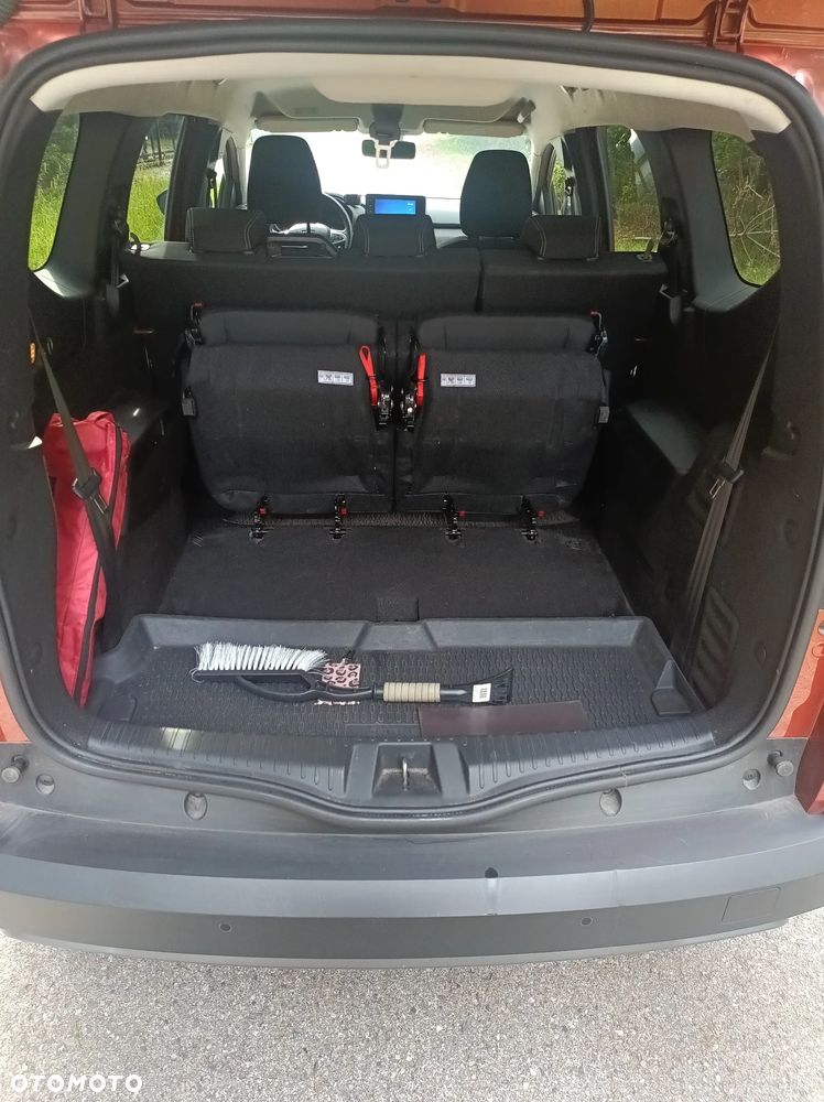 Dacia Jogger 1.0 TCe Comfort 7os - 15