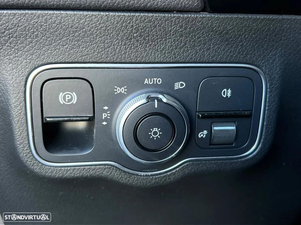 Mercedes-Benz EQA 250+ Electric Art - 12