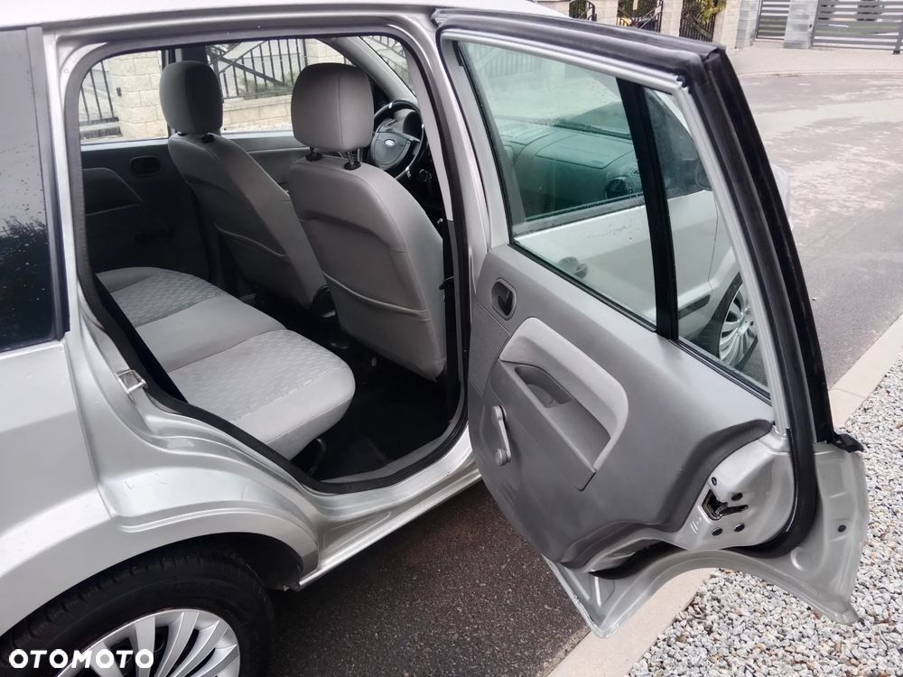 Ford Fusion 1.4 Ambiente - 9