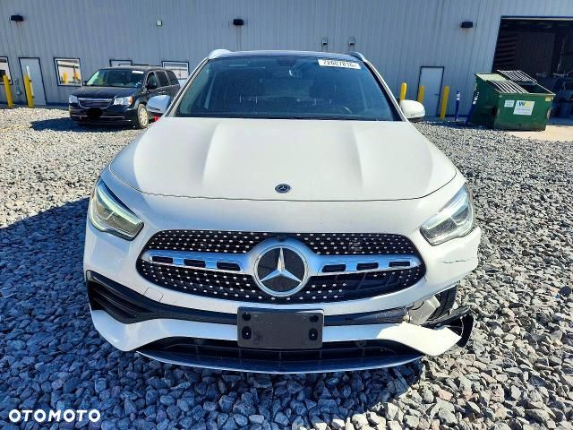 Mercedes-Benz GLA 250 AMG Line - 4