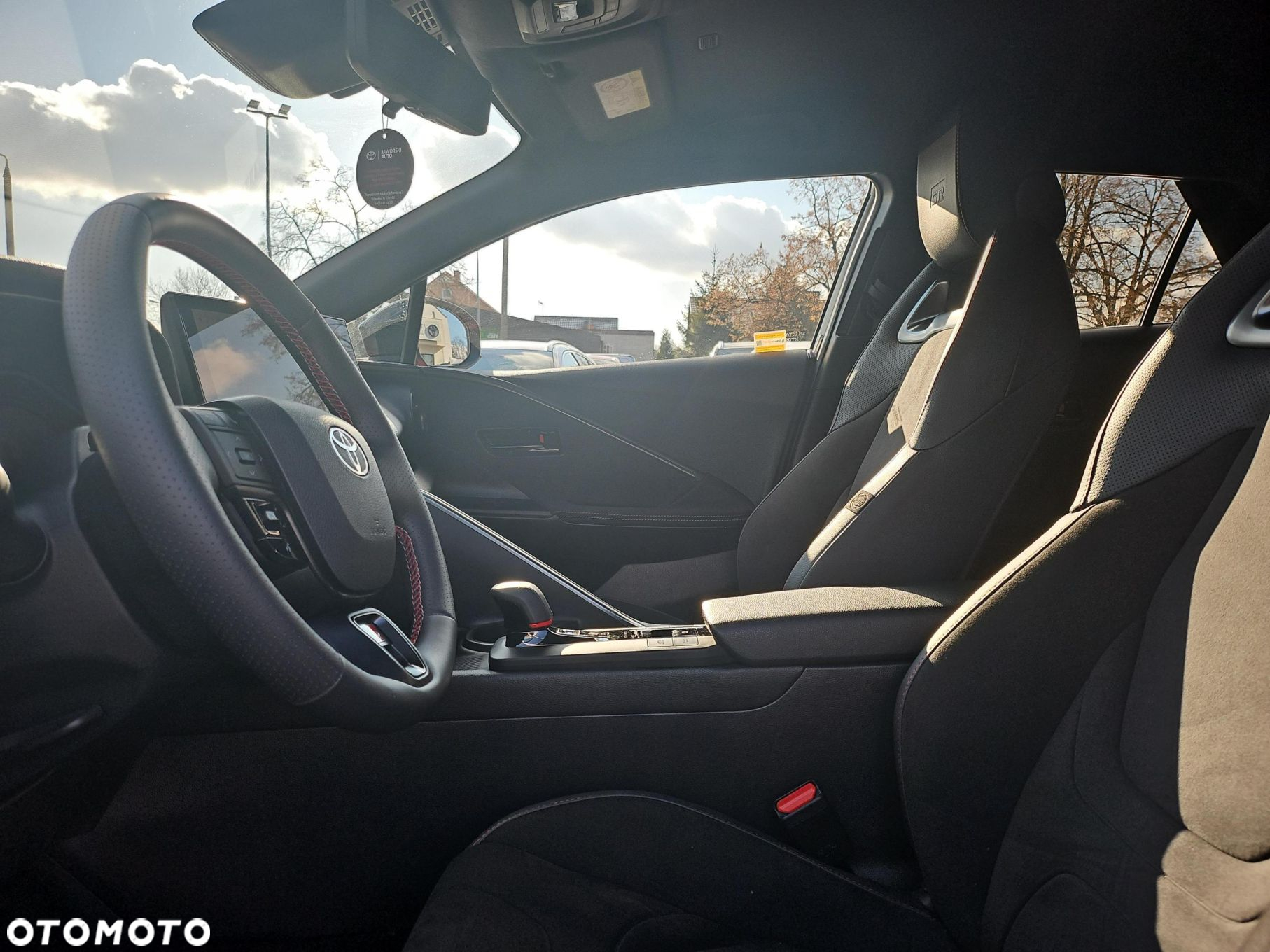 Toyota C-HR - 16