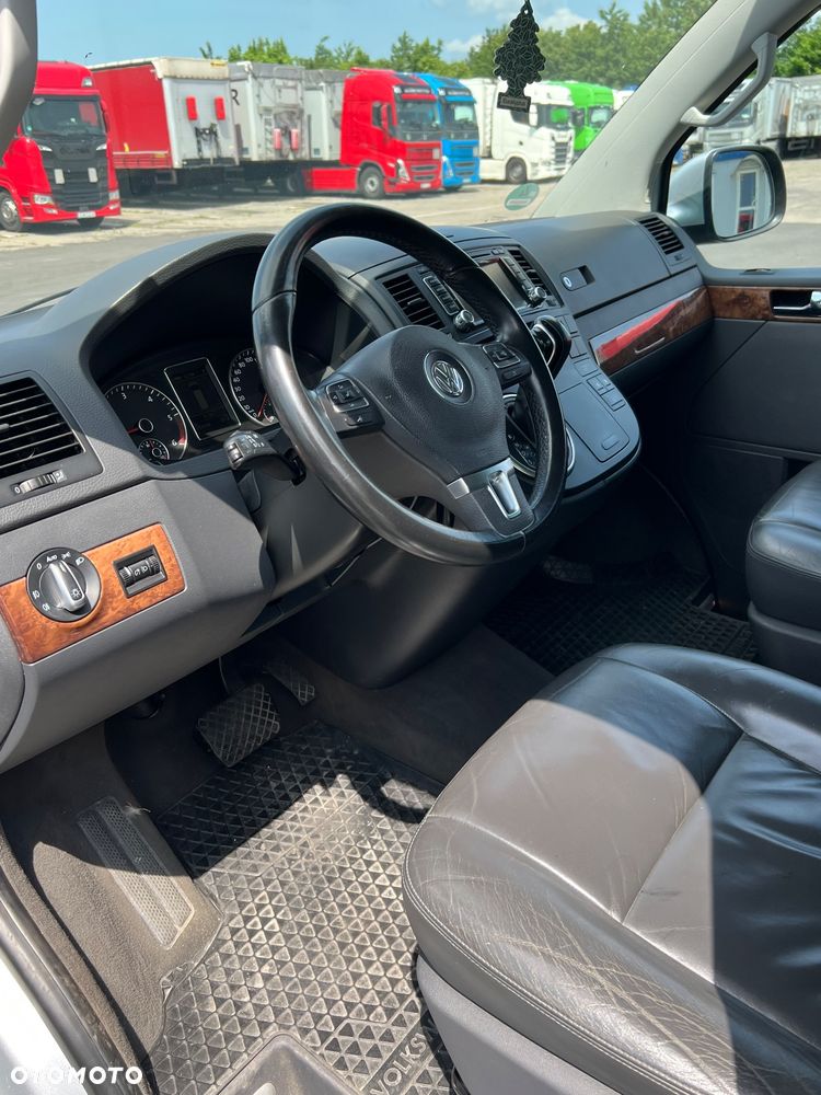 Volkswagen Multivan - 8
