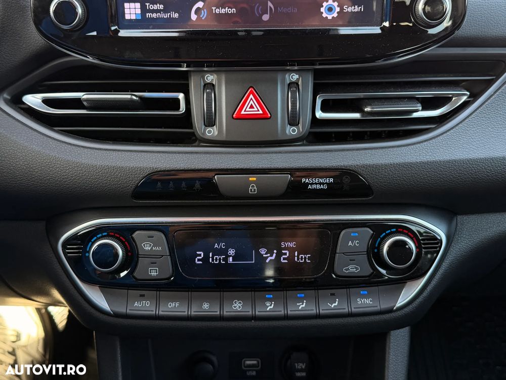 Hyundai i30 - 23