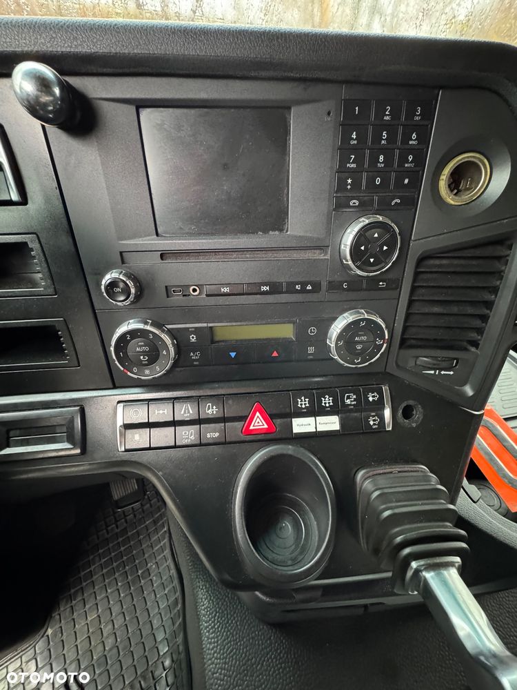 Mercedes-Benz Actros - 7