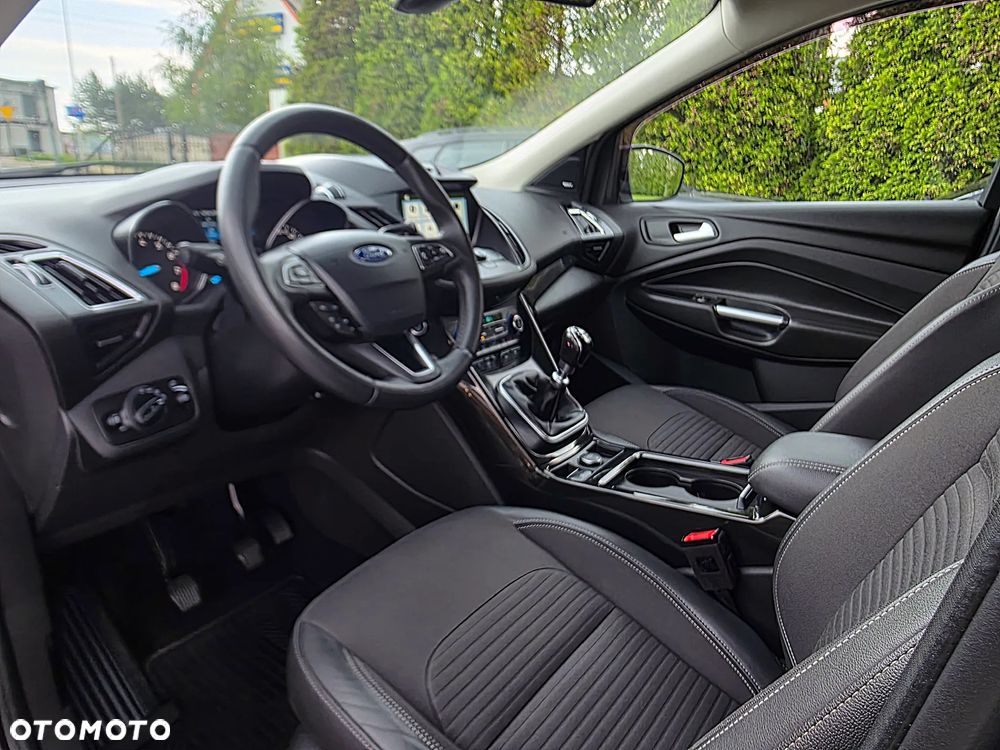 Ford Kuga 1.5 EcoBoost 2x4 Titanium - 9